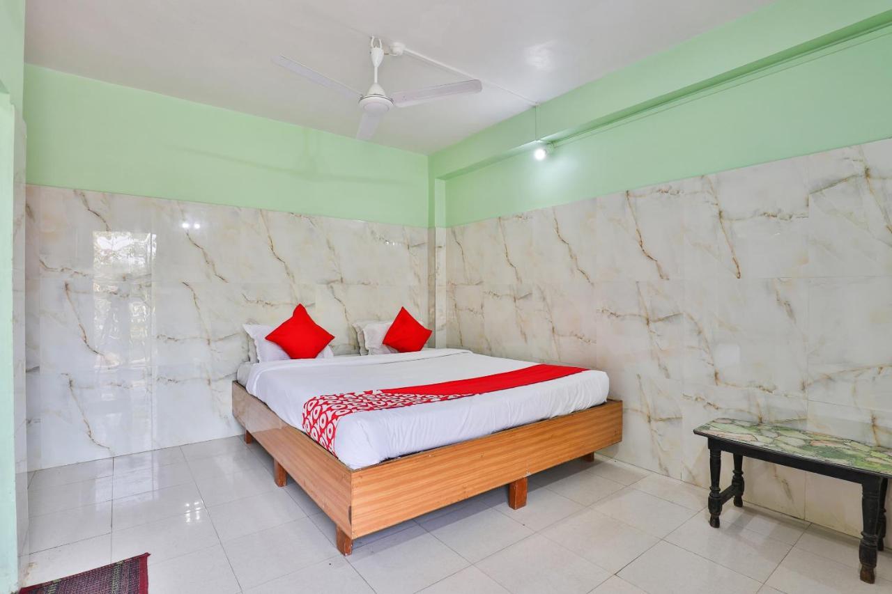 Oyo 24833 Hotel Silver Daman Extérieur photo