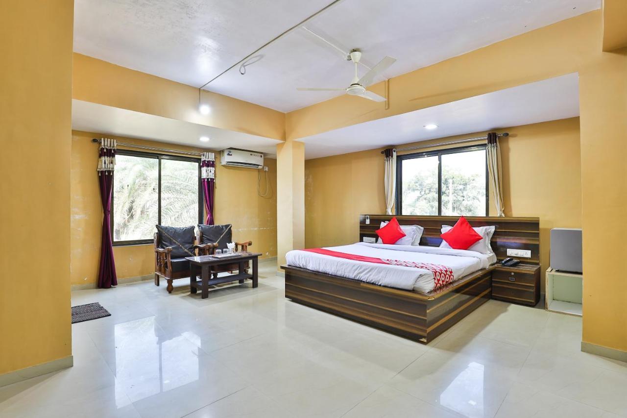 Oyo 24833 Hotel Silver Daman Extérieur photo