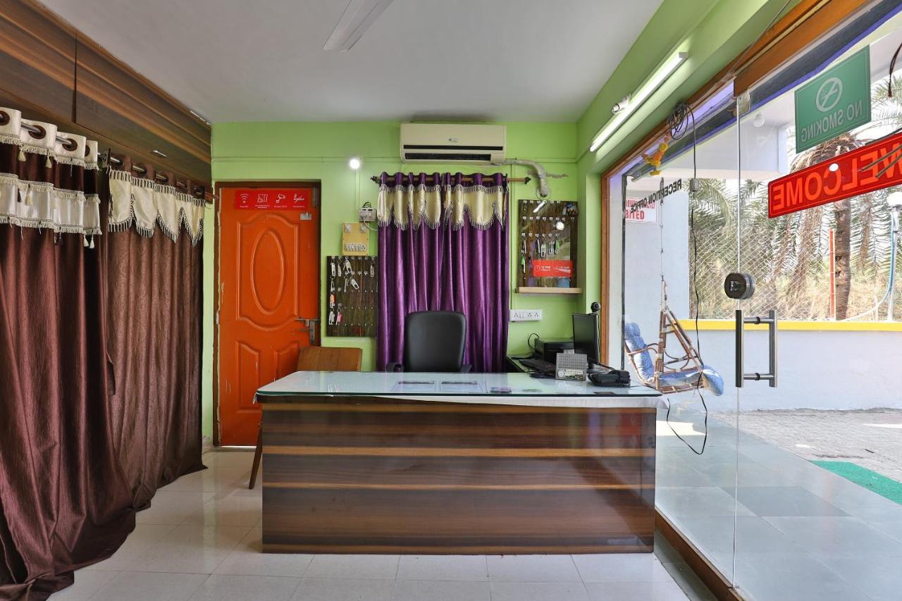 Oyo 24833 Hotel Silver Daman Extérieur photo