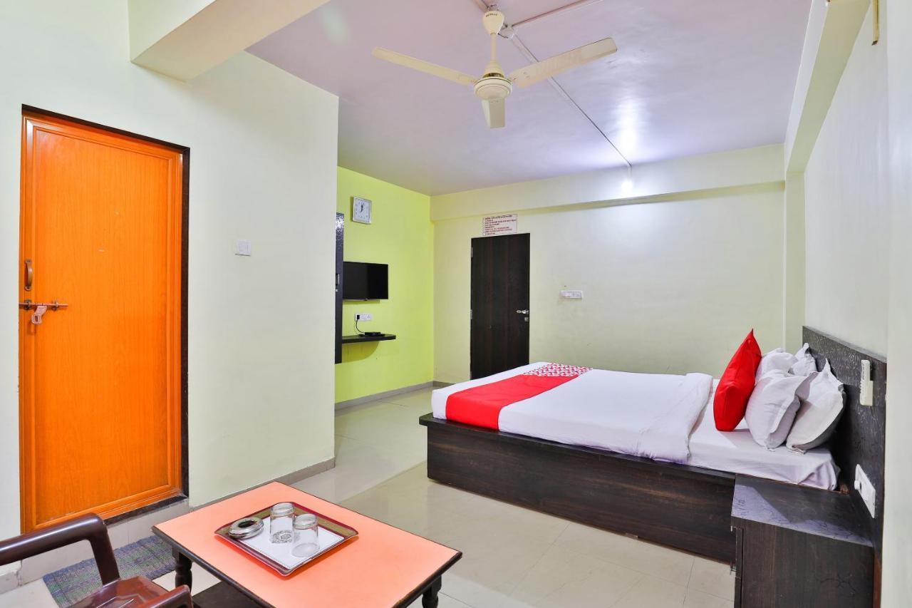 Oyo 24833 Hotel Silver Daman Extérieur photo