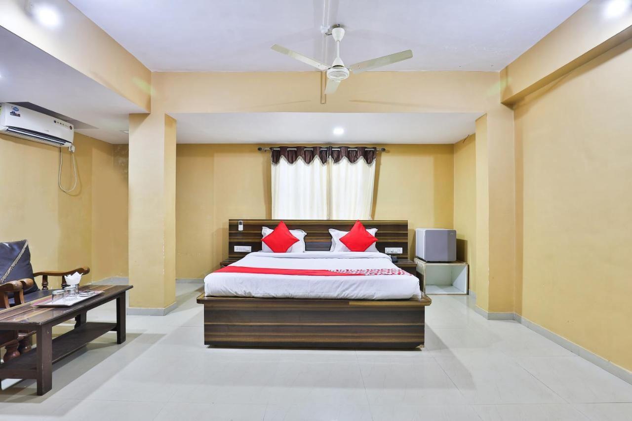 Oyo 24833 Hotel Silver Daman Extérieur photo