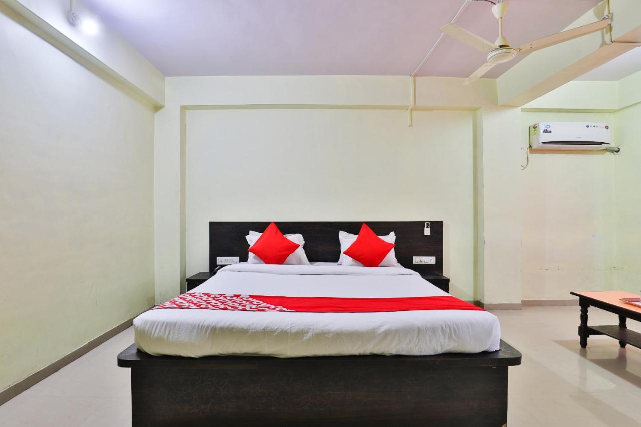 Oyo 24833 Hotel Silver Daman Extérieur photo