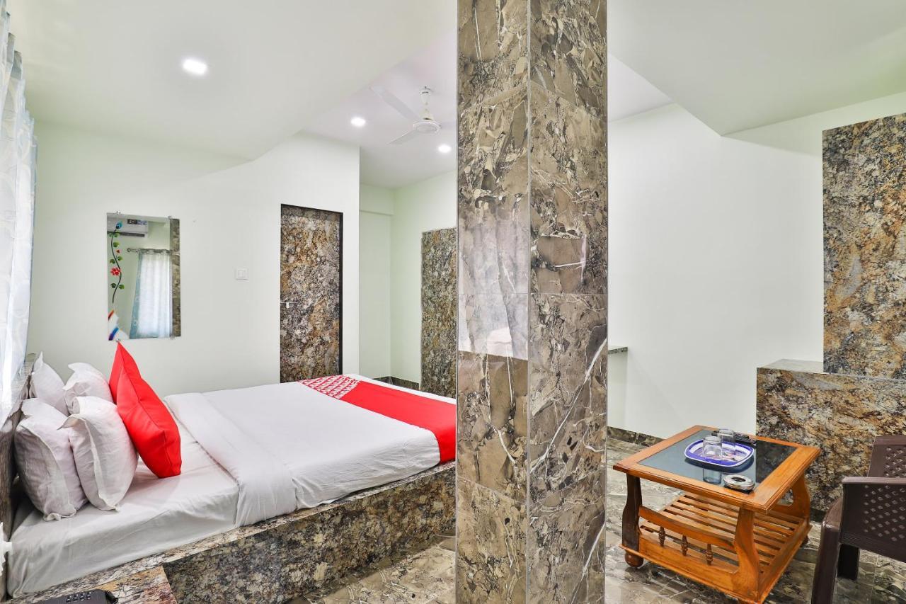 Oyo 24833 Hotel Silver Daman Extérieur photo