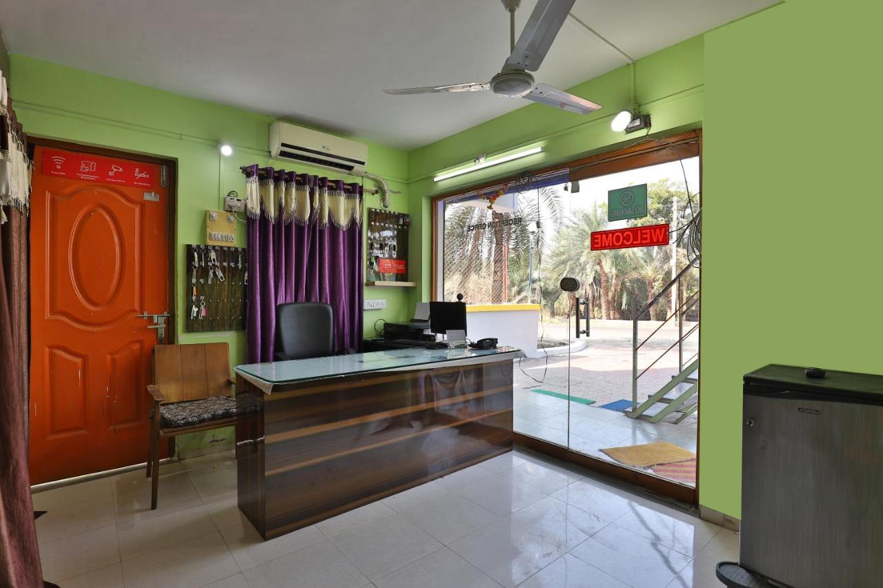 Oyo 24833 Hotel Silver Daman Extérieur photo