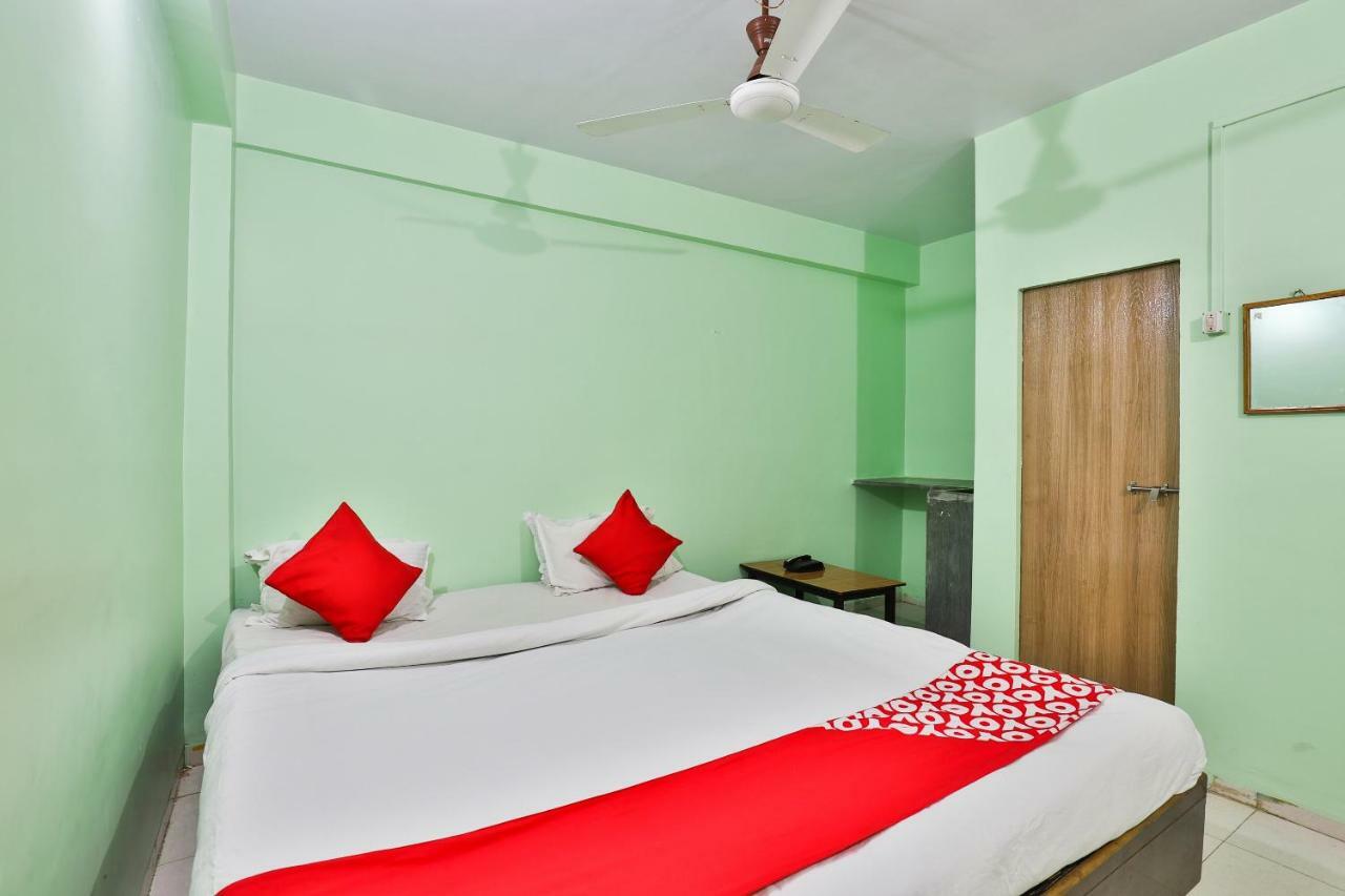 Oyo 24833 Hotel Silver Daman Extérieur photo